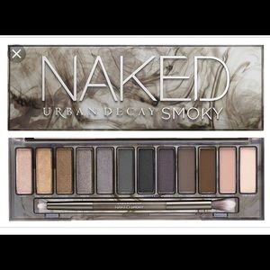 Brand NEW / Urban Decay Smokey Eye Palette